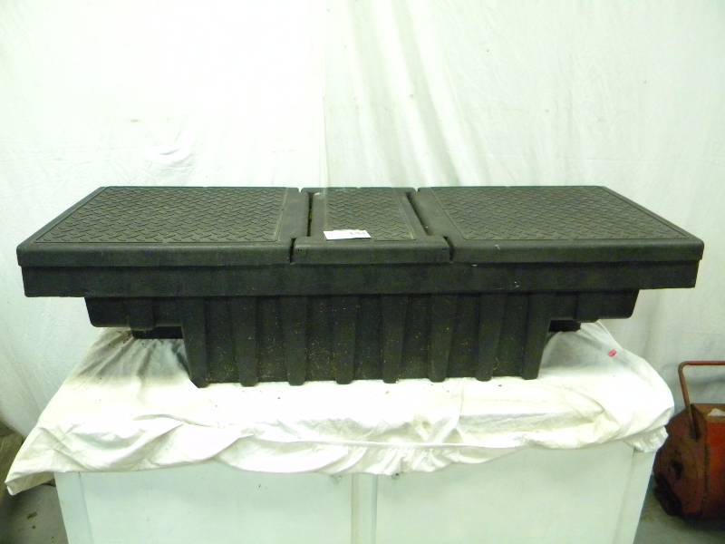 lot 45 image: Truck Bed Tool Box