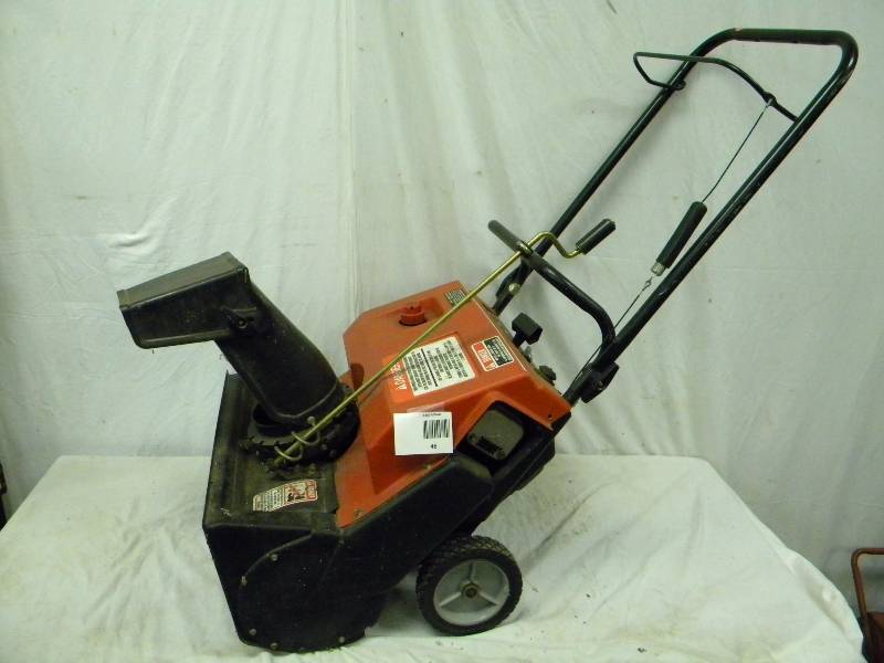 lot 46 image: Murray Snowblower