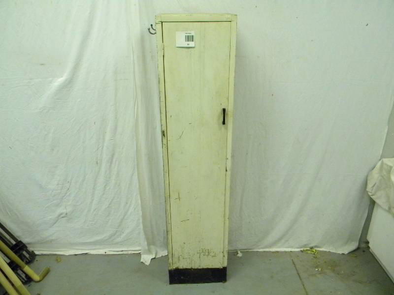 lot 50 image: Metal Locker