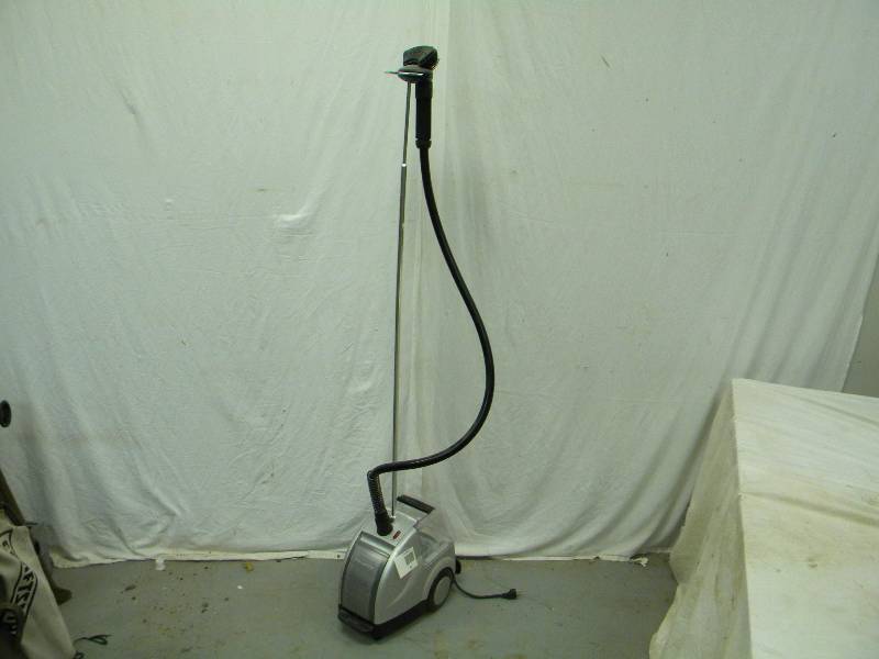 lot 62 image: Rowenta Clothes Steamer