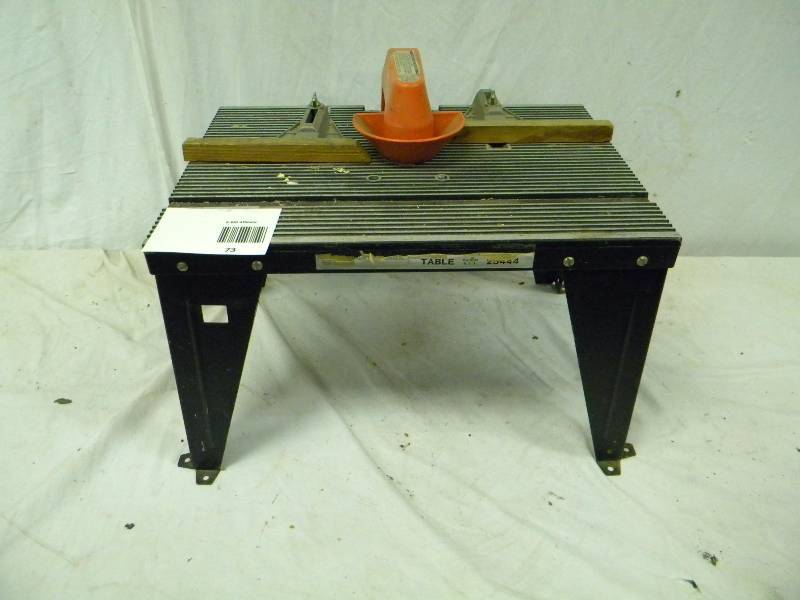 lot 73 image: Craftsman Router Table