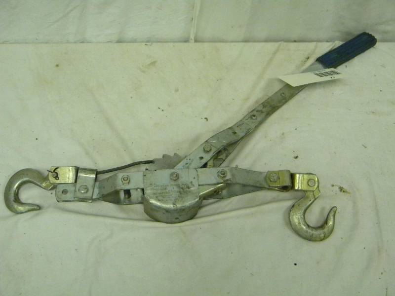 lot 77 image: American Power Pull
