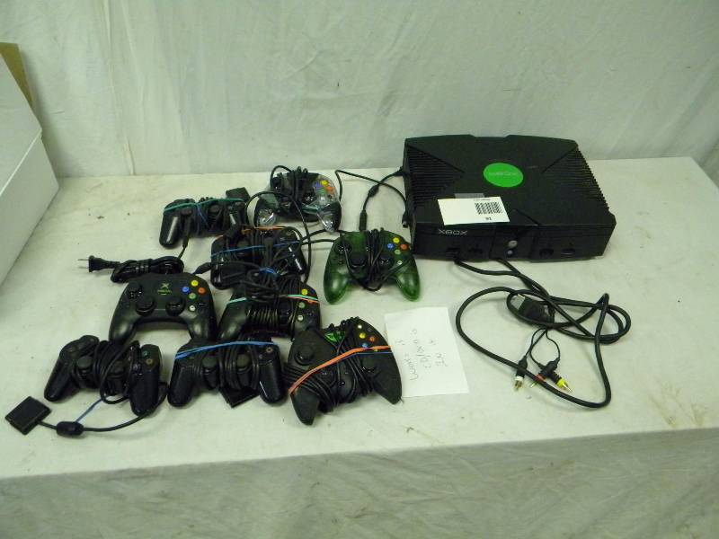 lot 91 image: XBOX  lot