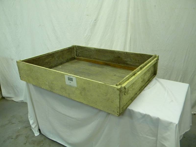 lot 120 image: Planter Box
