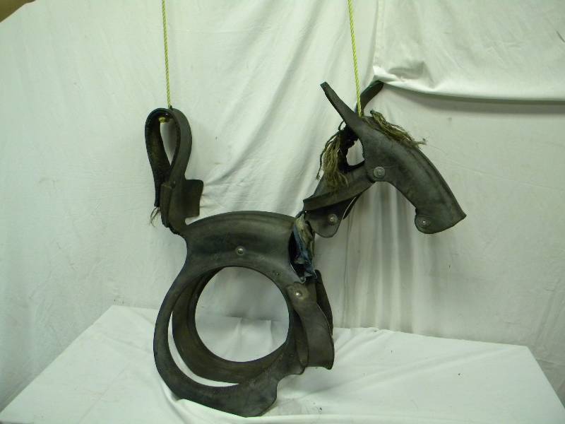 lot 123 image: Tire Swing