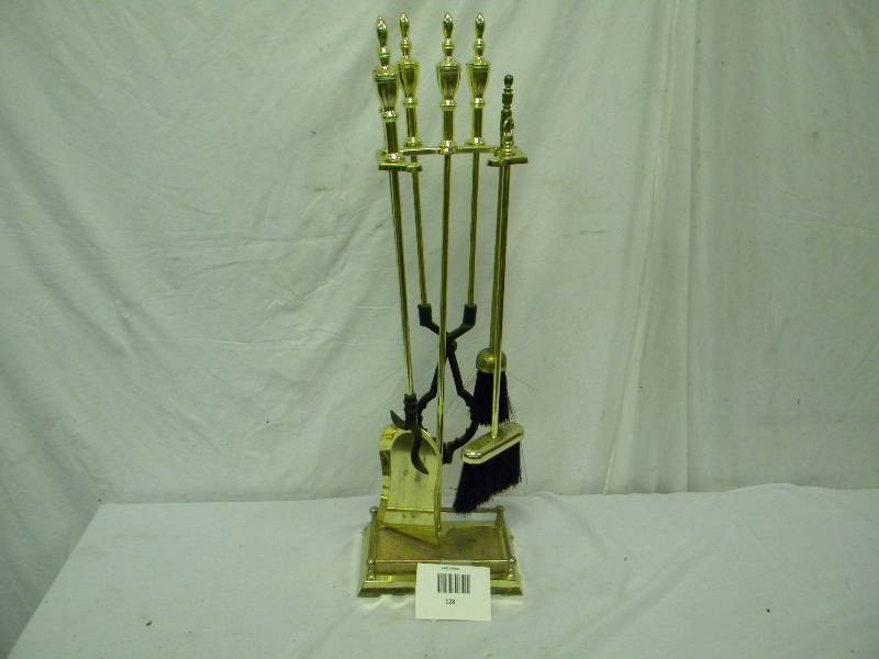 lot 128 image: Fire place set
