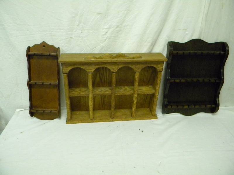 lot 197 image: Wooden Spoon Display pieces