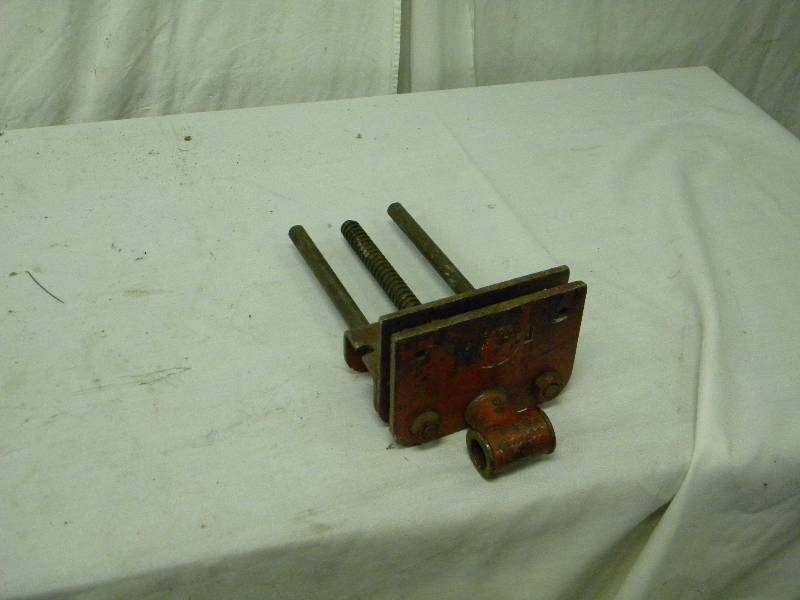 lot 203 image: Vise