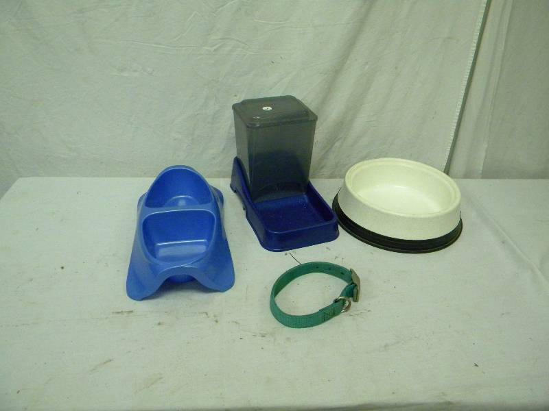 lot 204 image: Pet Supplies Lot