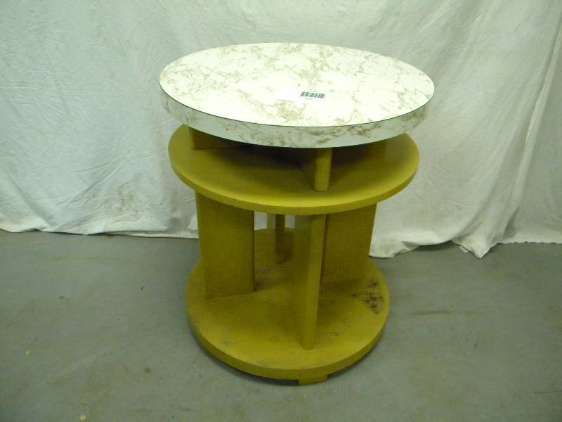 lot 207 image: Round Table
