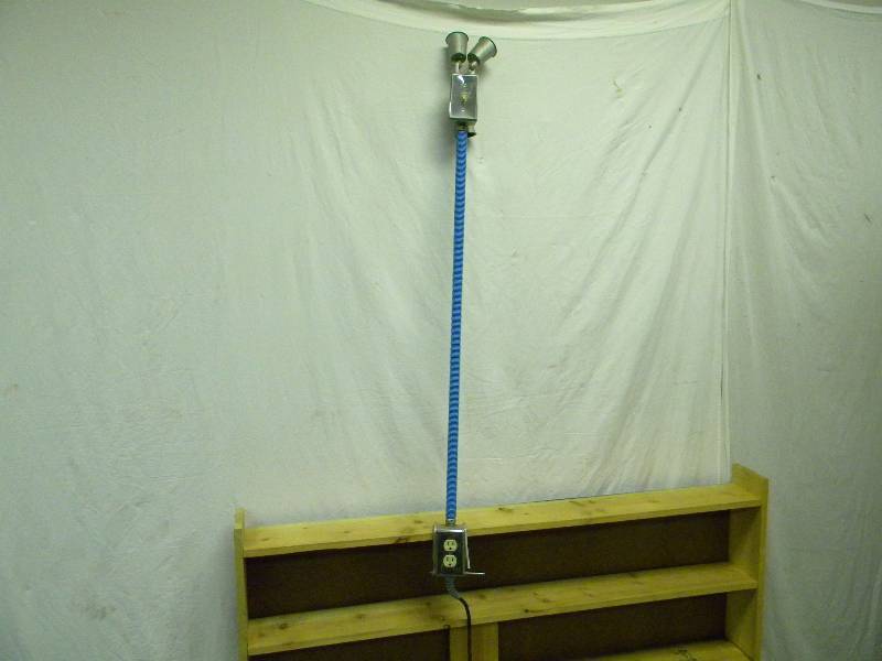 lot 210 image: Clamp on Light Unit