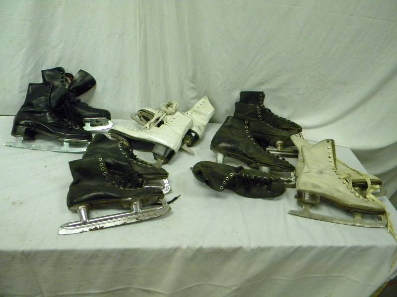 lot 241 image: Vintage Ice Skate Lot