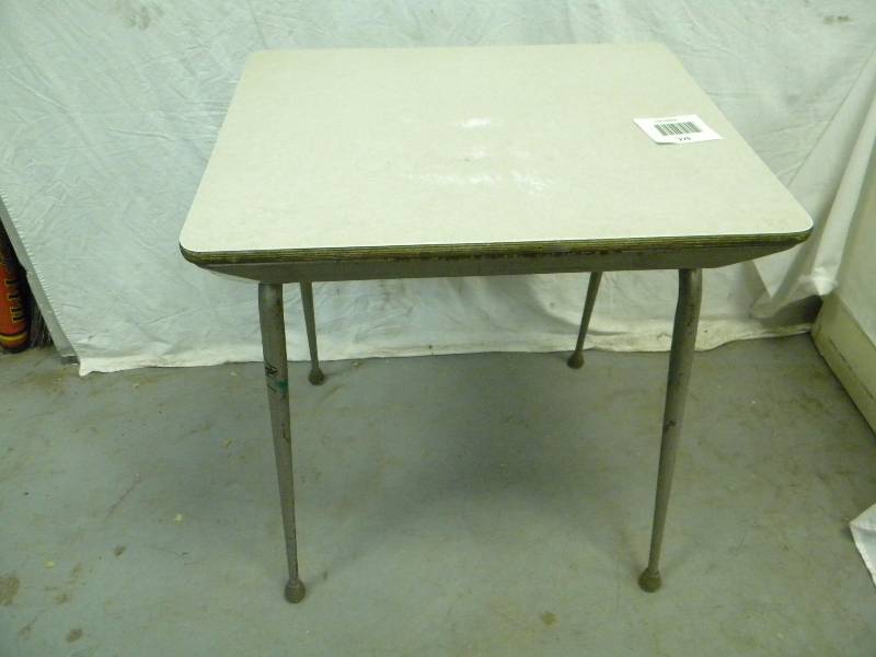 lot 279 image: School Desk