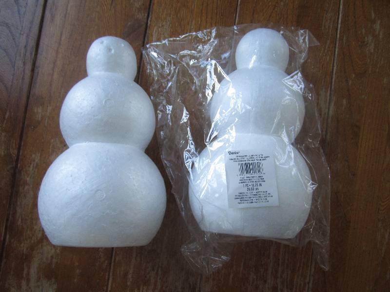 lot of 2 Darice styrofoam snowman ...