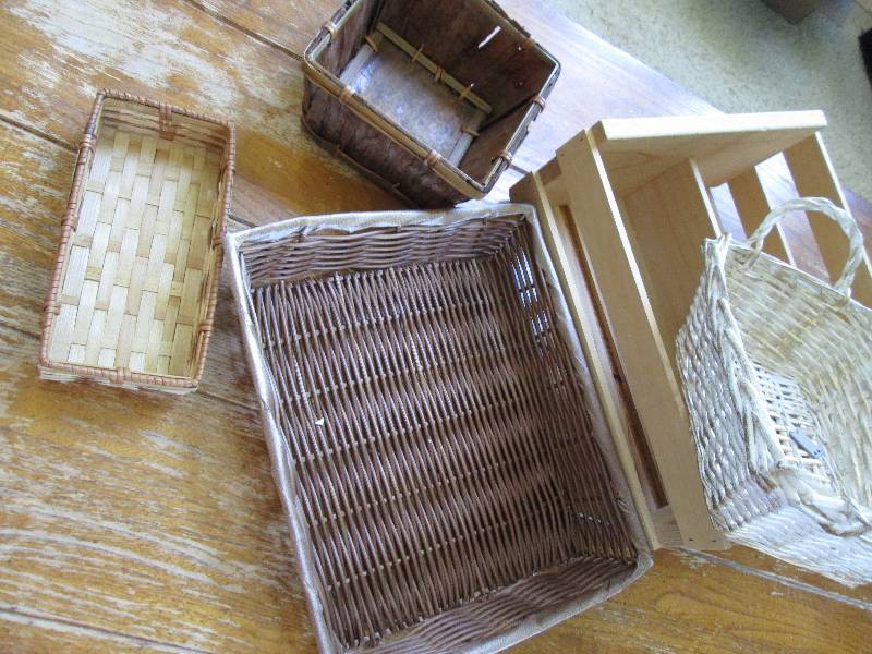 mixed lot of assorted baskets ...