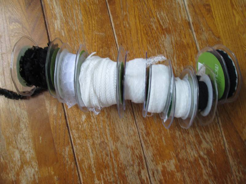 mixed lot of 8 lace ribbon spools ...