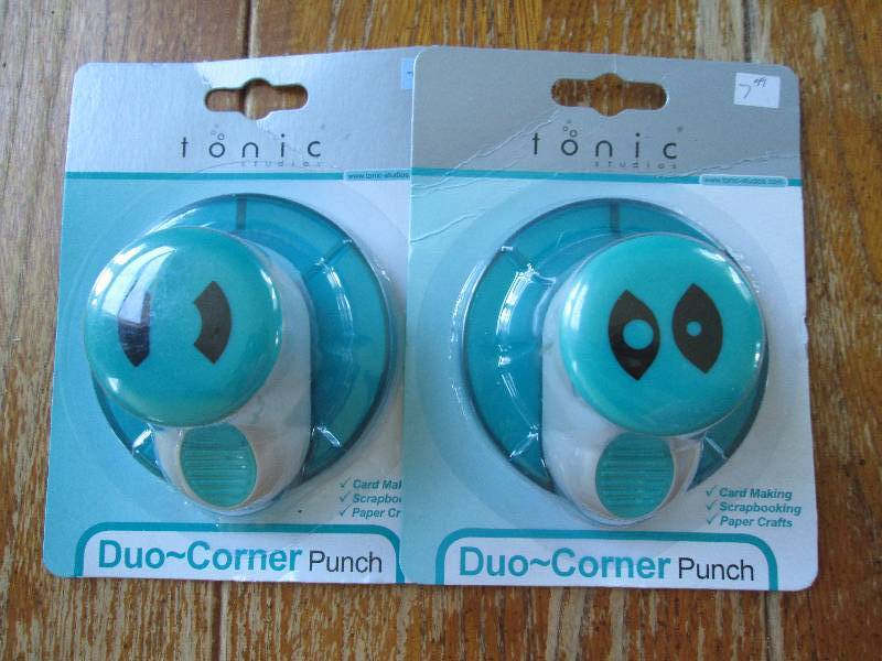 lot of 2 tonic studios duo-courner ...