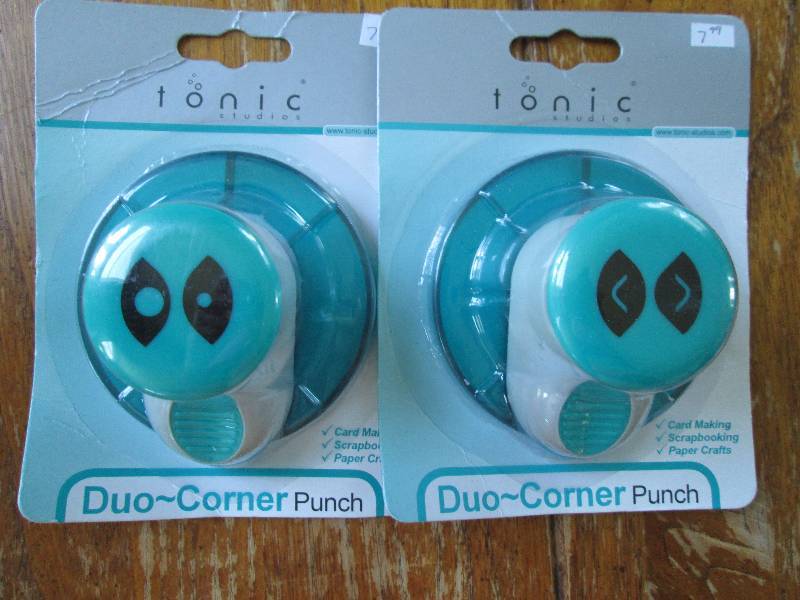 lot of 2 tonic studios duo-courner ...