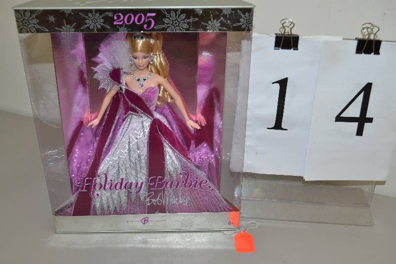 lot 14 image: 2005 Holiday Barbie