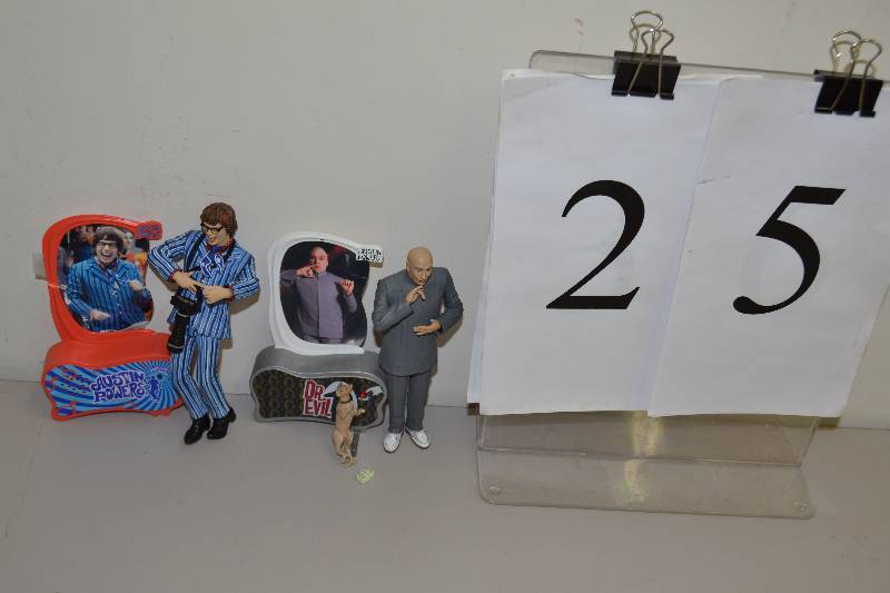 lot 25 image: Austin Powers & Dr. Evil