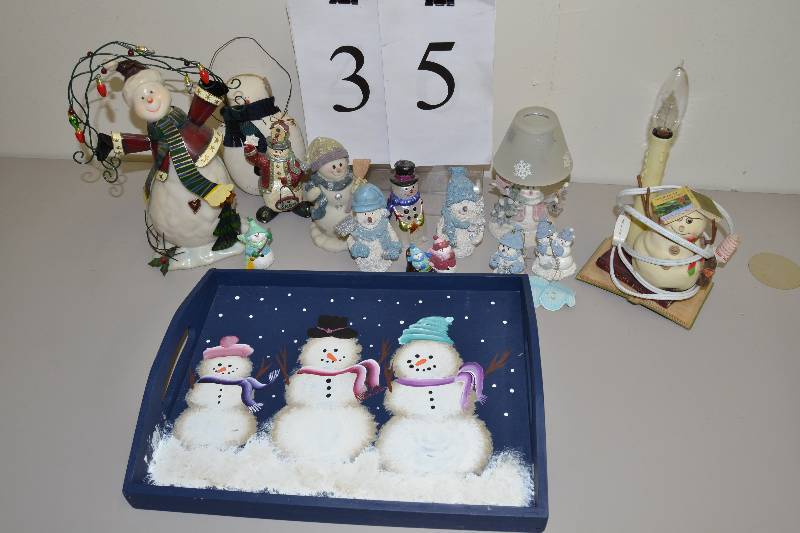 lot 35 image: Snowmen