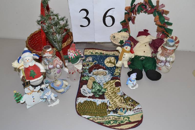 lot 36 image: Snowmen