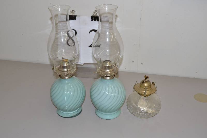 lot 82 image: Oil lamps