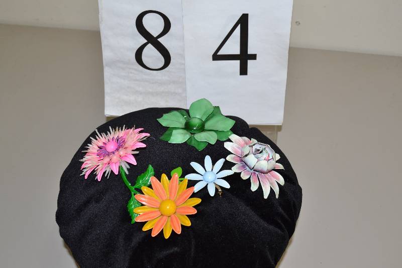 lot 84 image: Floral Pins