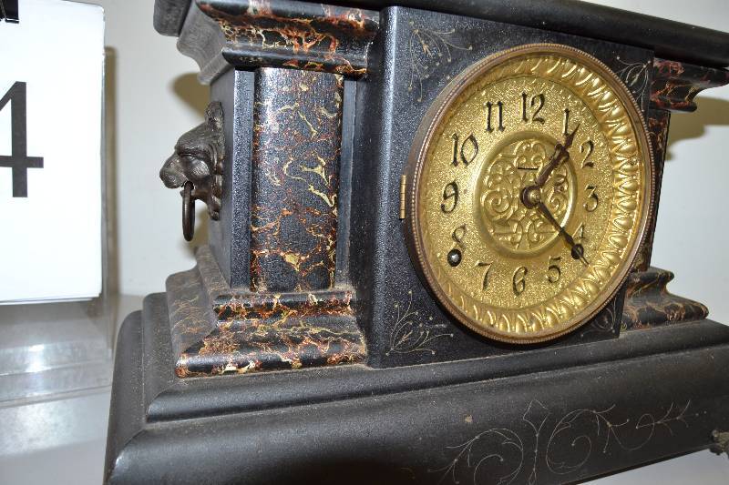 lot 4 image: Ingraham Mantle clock