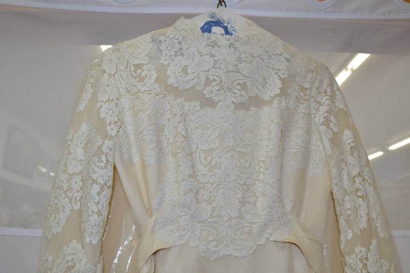 lot 6 image: Vintage wedding dress