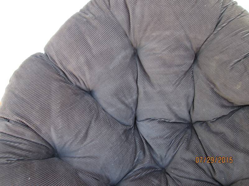 Popisan Round chair with nice clean corduroy cushion