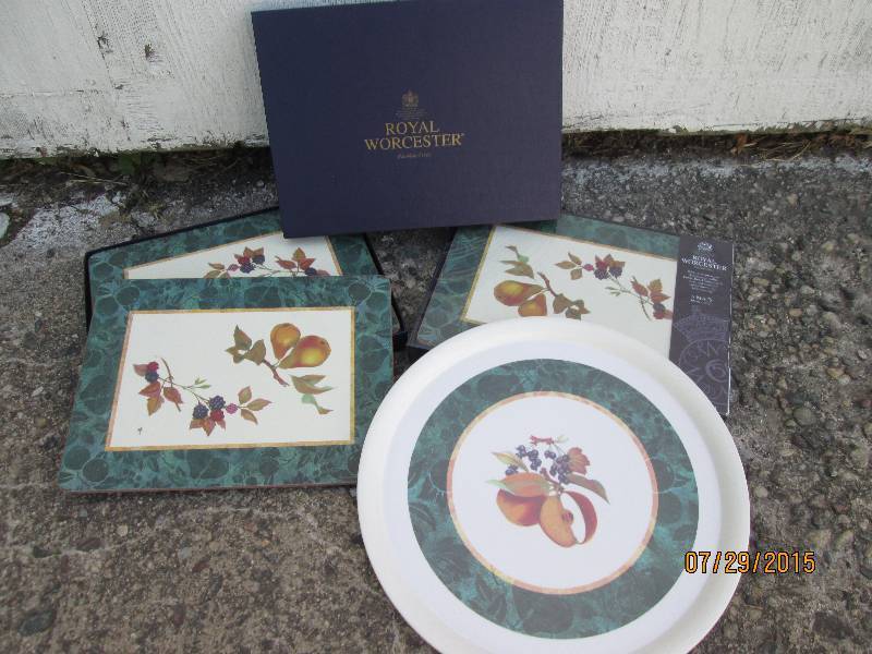 Set of Royal Worcester tableware, t...