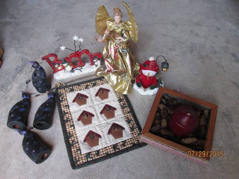Assorted decorative items...