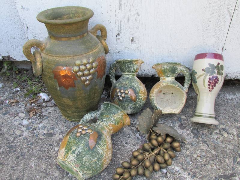 Lot of pottery, goblets, pitcher, m...