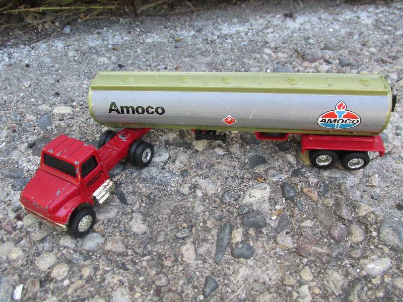 Ertl Amoco tanker truck replica...