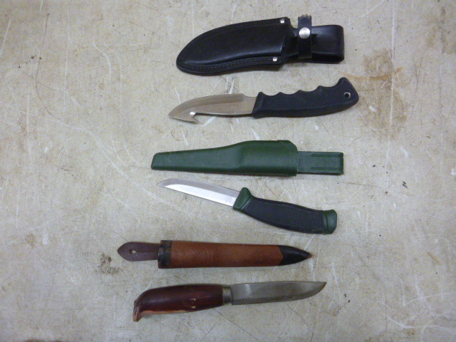 3 Hunting Knives