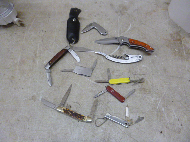 9 Miscellaneous Knives