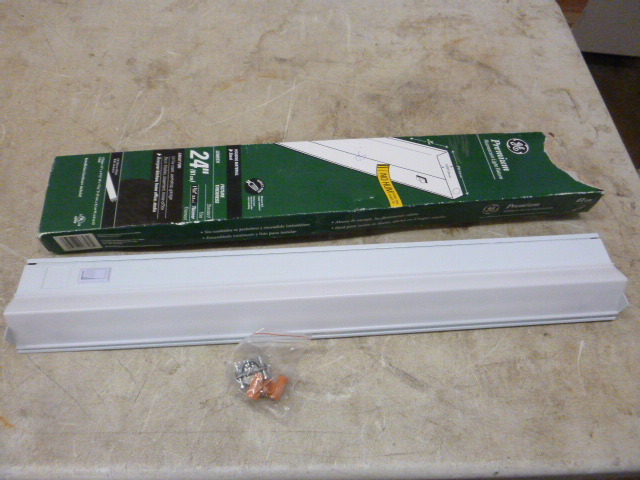 GE Flourescent Light