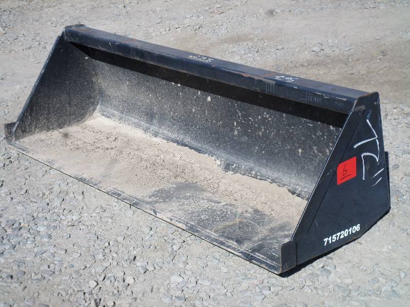 lot 6 image: 72 Tractor Loader Bucket, 4-Pin Mo...