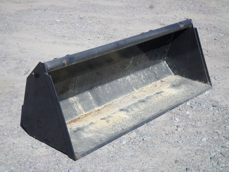 lot 9 image: 68 Tractor Loader Bucket, 4-Pin Mo...