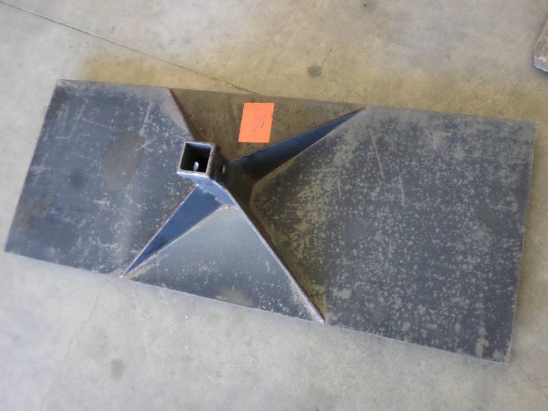 lot 13 image: Universal Skidloader Reciever-Hitch...