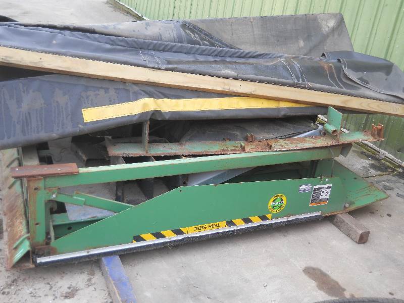 30,000lb Dock Leveler