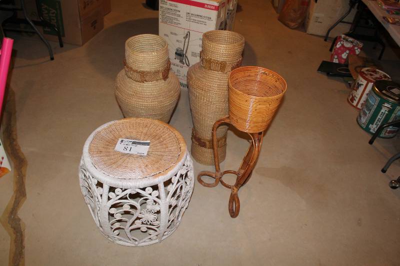 lot 81 image: Lot of (4) Decorative Wicker Vases.