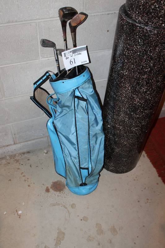 lot 61 image: Golf Bag w Steel Golf Irons & Drivers, app. 5 ct.
