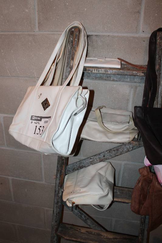 lot 153 image: Lot of (6) White Carrying Bags wShoulder Straps.
