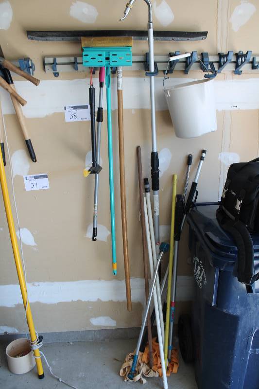 lot 38 image: Wall Lot Including 1 Piece Telescoping Wand wGutter Cleaner Squeege wPole And More.