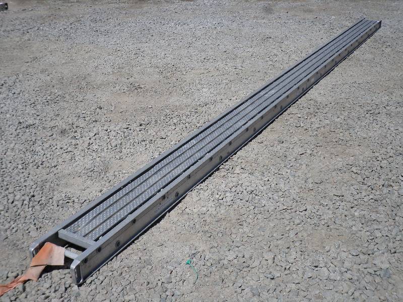lot 5 image: 24ft Length x 12 Commercial Alumin...