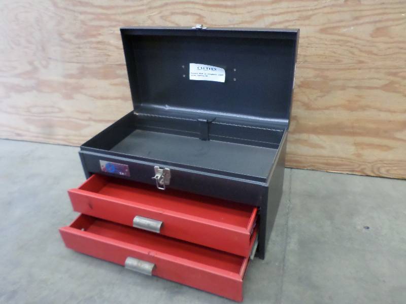 lot 18 image: Champion Model 995 2-Drawer Tool Bo...