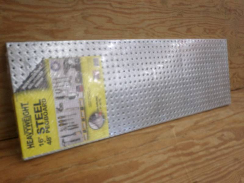 lot 24 image: New Diamond Plate Heavyweight 16x4...