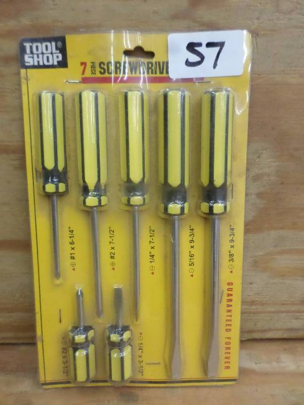lot 57 image: New Tool Shop 7-Piece Screwdriver S...